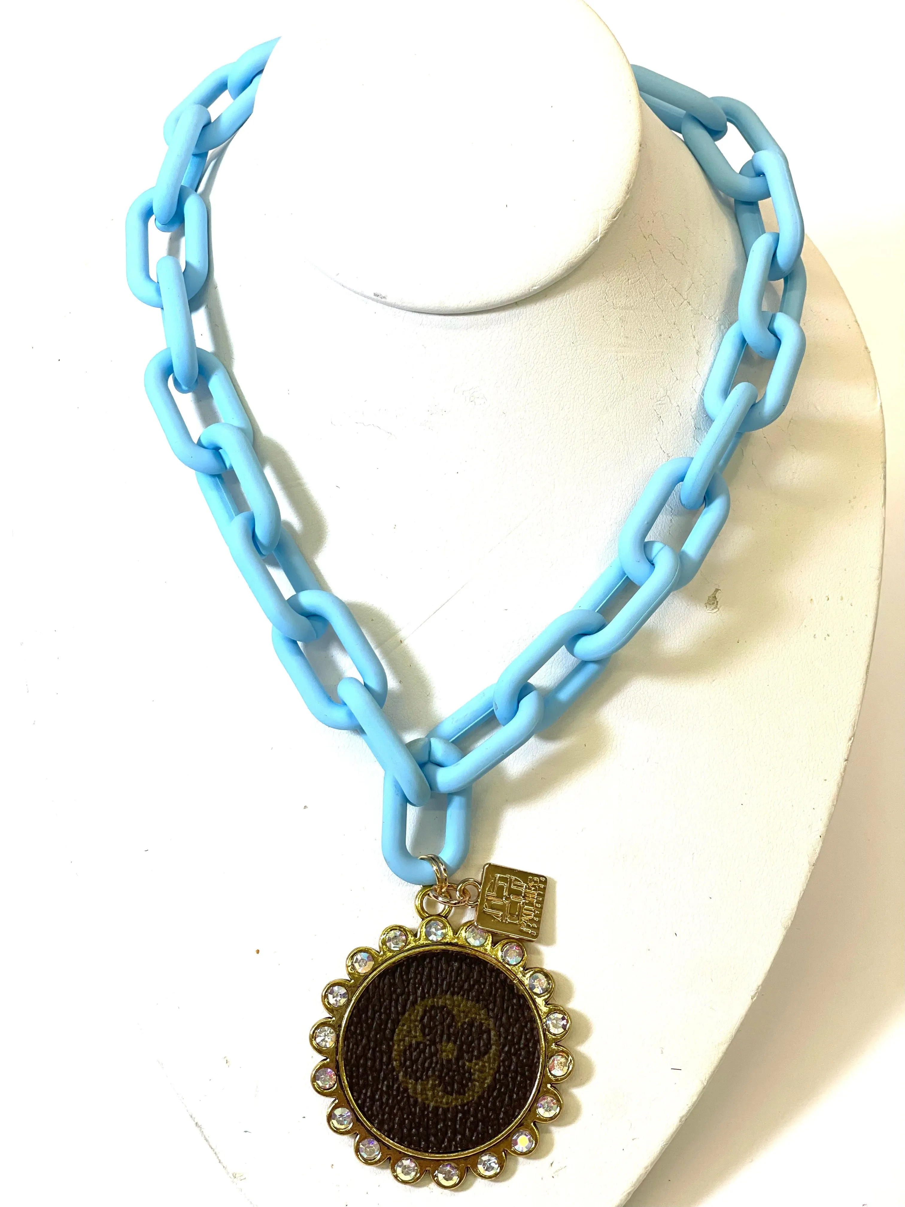 Chain necklace blue