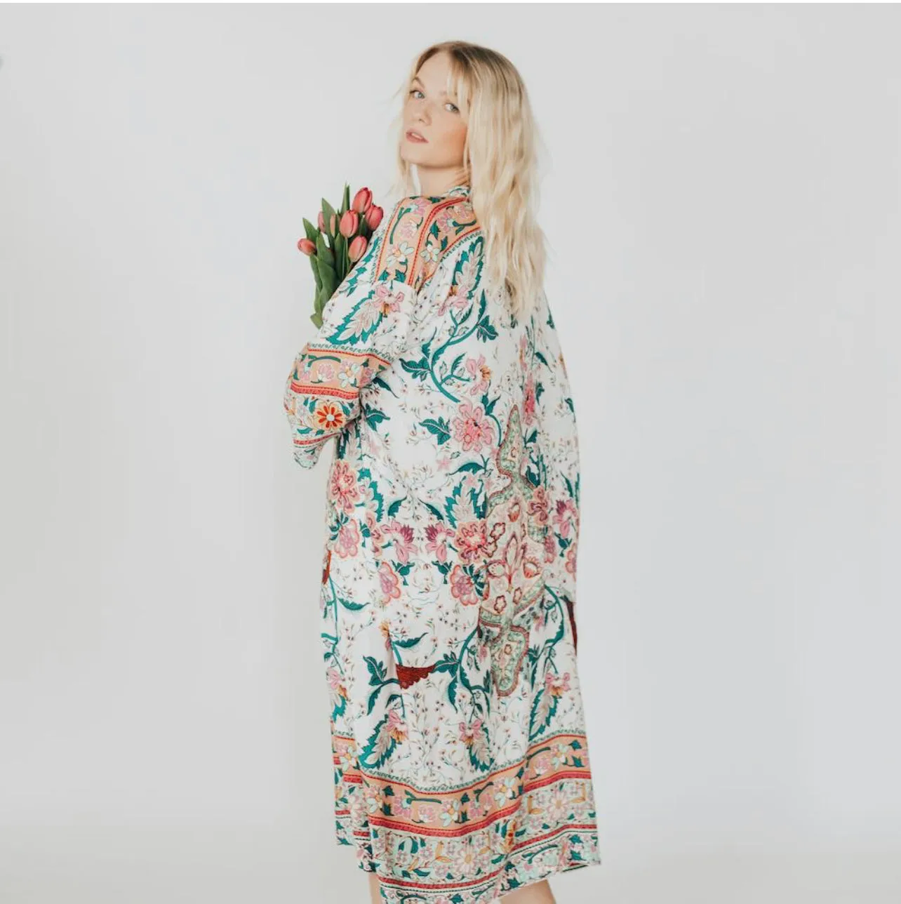 FIJI FLORAL TIE KIMONO
