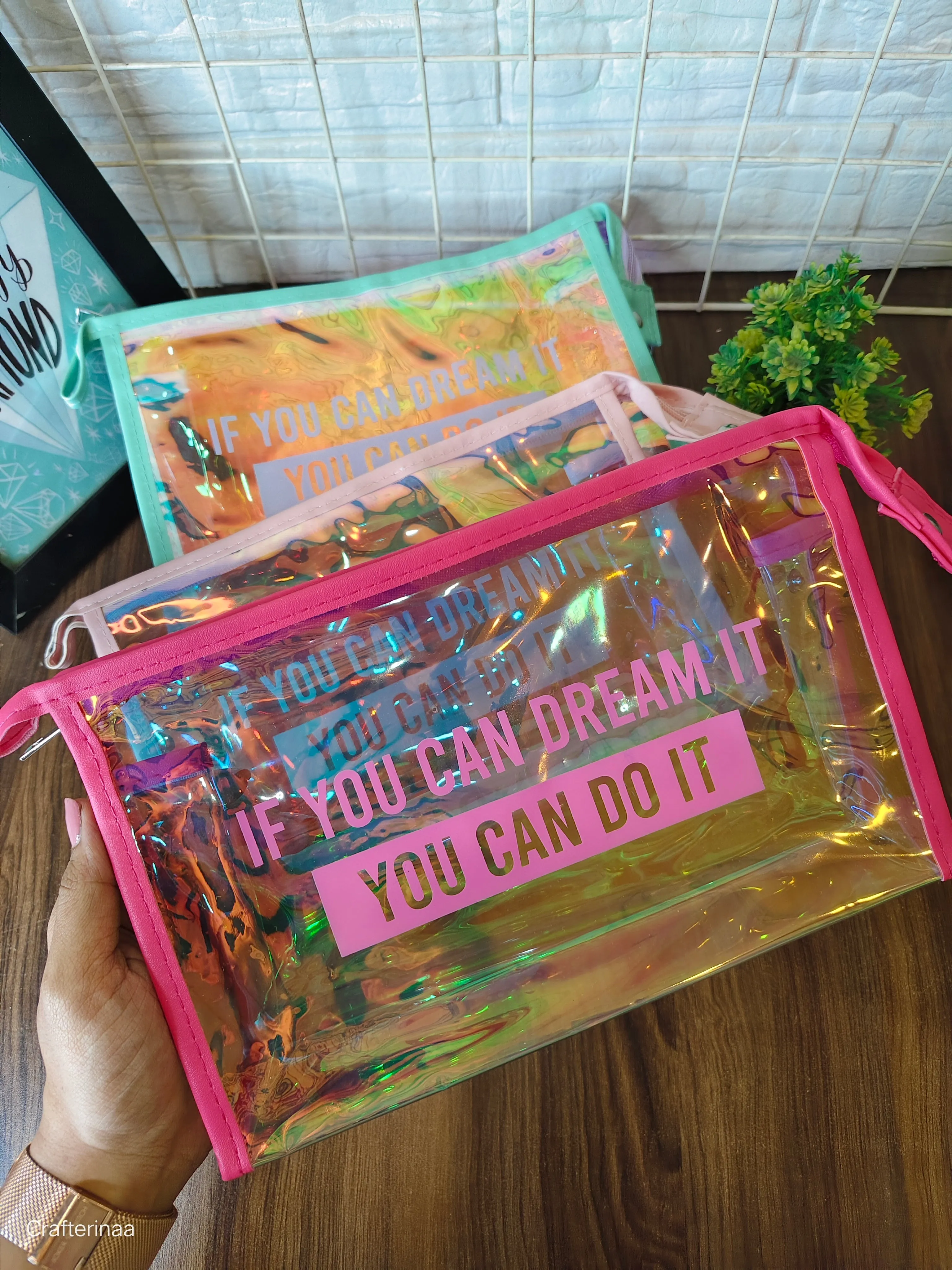 Holographic multipurpose Pouch